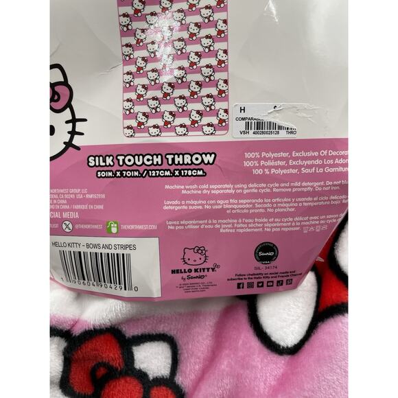 Hello Kitty Silk Touch Throw Bows And Stripes 50"x70" New With Tags - Picture 4 of 5